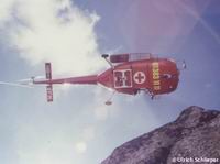 Heli der Schweizer Rettungsflugwacht von unten. Weitere Erklrungen zu diesem Thema und warum der Heli kam unter Storys: Der Berg der sich drehte!
